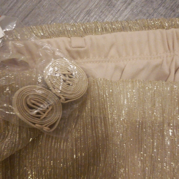 NWT gold convertible tube top/tank - Picture 3 of 4
